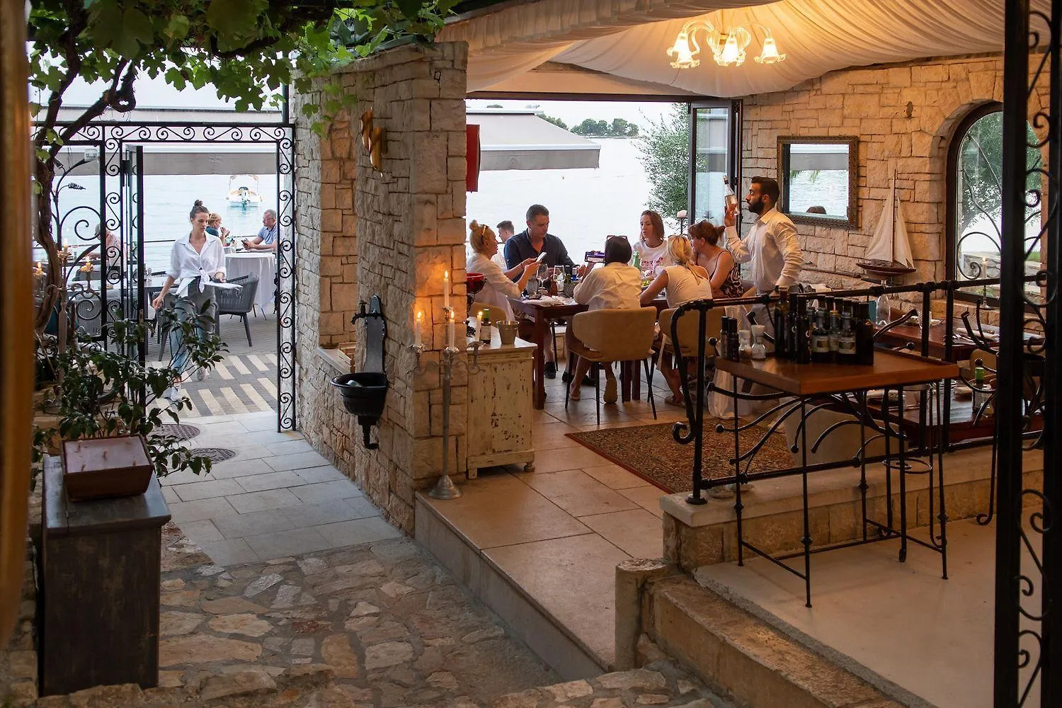 Traumhaftes Studio-Apartment Direkt Am Strand Von Rovinj